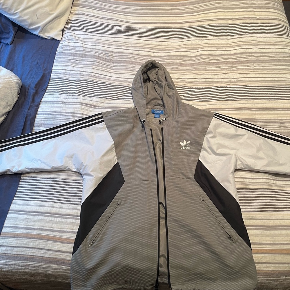 Adidas Men's Gray and Black Windbreaker